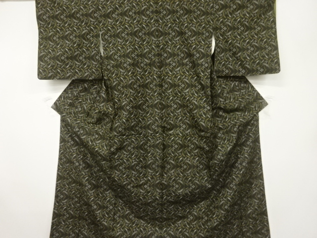 草花模様織出し本場村山泥大島紬着物